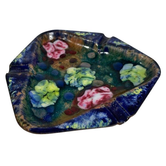 Mid-Century Modern Triangular Metal Enamel Glass Ashtray Abstract Design 5.5" - Picture 4 of 6